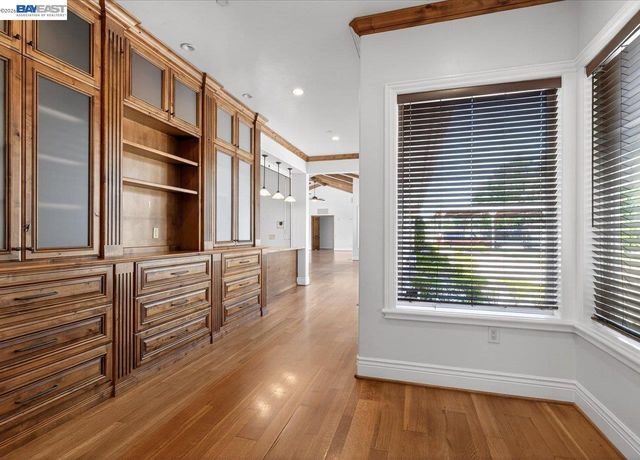 920 Happy Valley Rd, Pleasanton, CA 94566