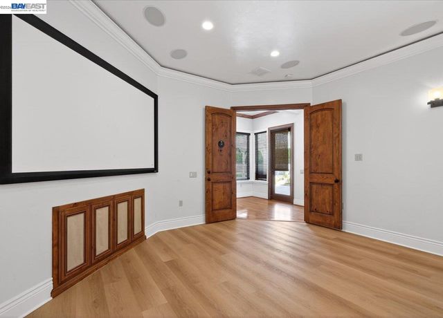 920 Happy Valley Rd, Pleasanton, CA 94566