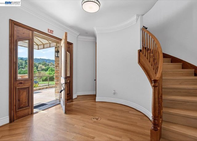 920 Happy Valley Rd, Pleasanton, CA 94566