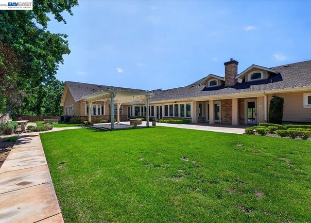 920 Happy Valley Rd, Pleasanton, CA 94566