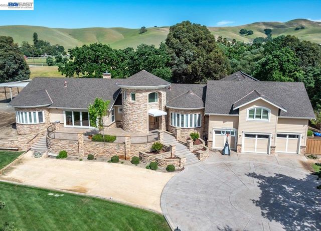 920 Happy Valley Rd, Pleasanton, CA 94566
