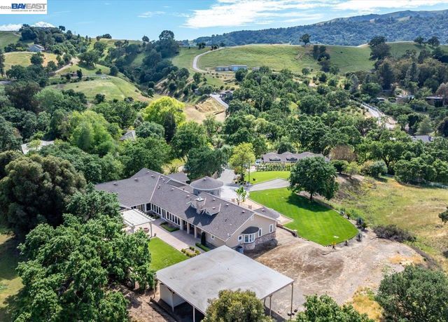 920 Happy Valley Rd, Pleasanton, CA 94566