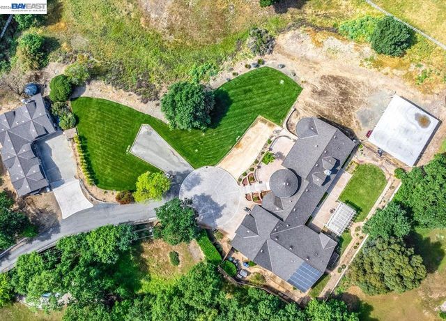 920 Happy Valley Rd, Pleasanton, CA 94566