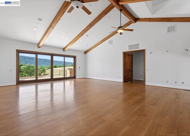 920 Happy Valley Rd, Pleasanton, CA 94566