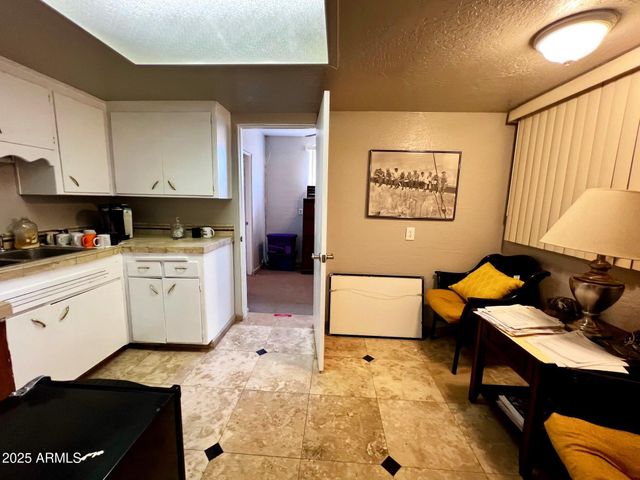 16 E HATCHER Road, Phoenix, AZ 85020