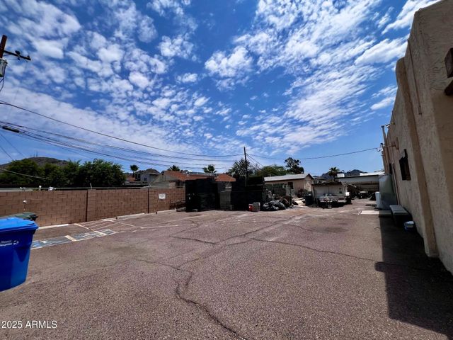 16 E HATCHER Road, Phoenix, AZ 85020
