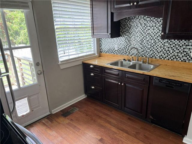 23 Hathaway Road S, Mobile, AL 36608