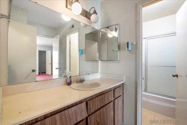 7200 Melody Ln 2, La Mesa, CA 91942