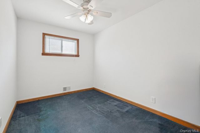 4 Oakley Drive, Huntington Station, NY 11746