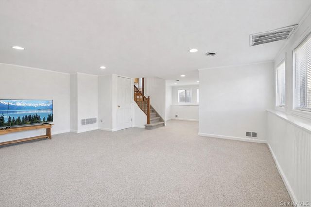 4 Oakley Drive, Huntington Station, NY 11746