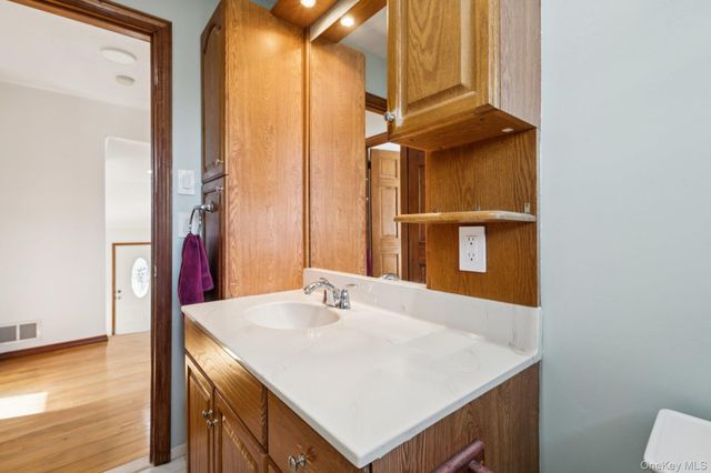 4 Oakley Drive, Huntington Station, NY 11746