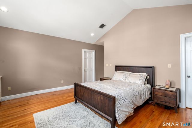 15 Governors Row 15, West Hartford, CT 06117