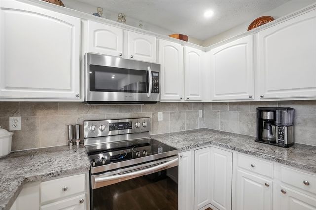 6822 Wintergreen Place, Huber Heights, OH 45424