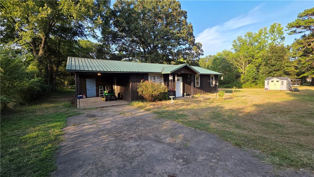10282 Smith Lane, Dardanelle, AR 72834