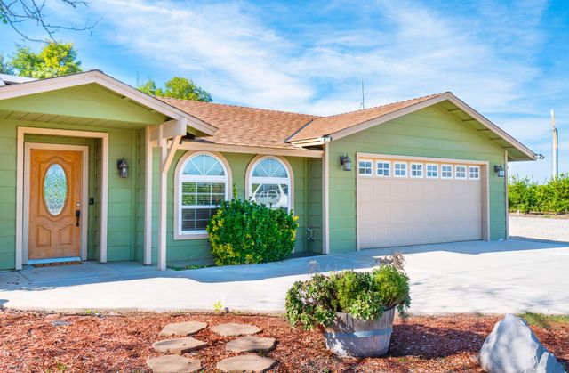 36705 144 Road, Visalia, CA 93292