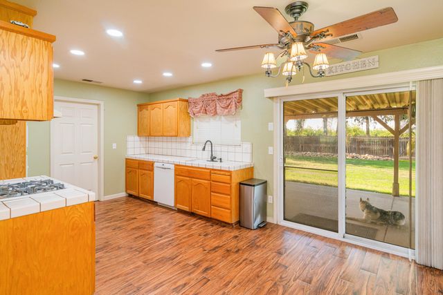 36705 144 Road, Visalia, CA 93292