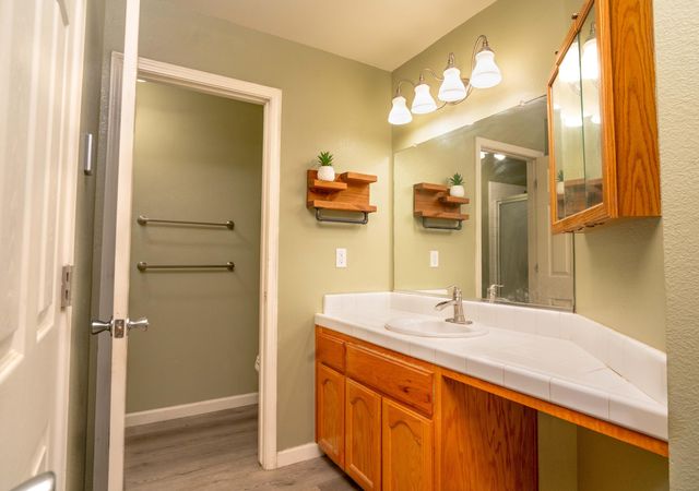 36705 144 Road, Visalia, CA 93292