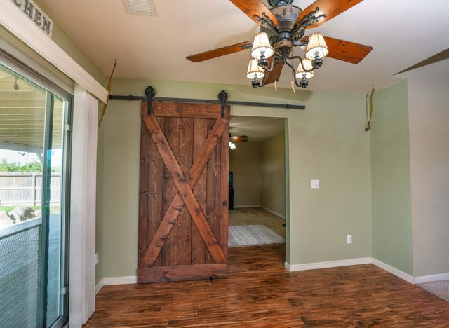 36705 144 Road, Visalia, CA 93292