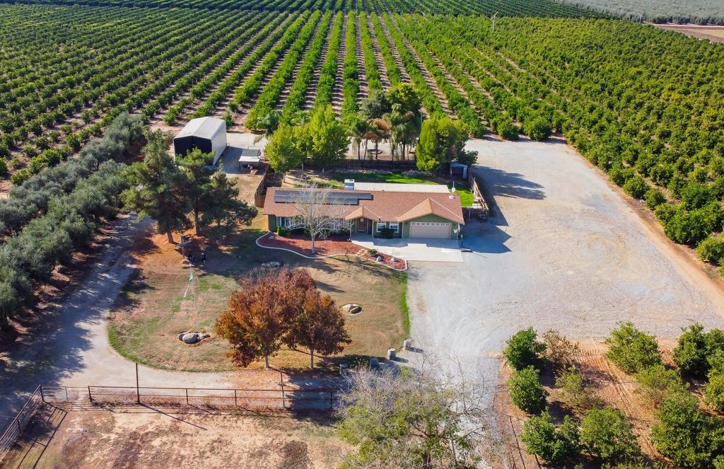 36705 144 Road, Visalia, CA 93292