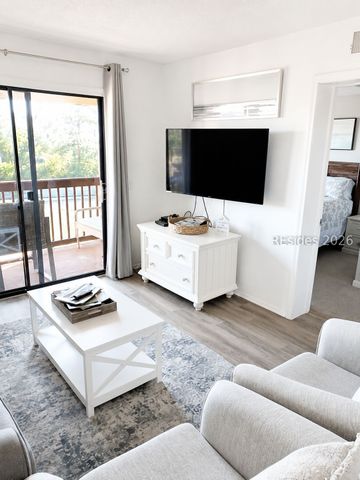 40 Folly Field Rd Apt E17, Hilton Head Island, SC 29928