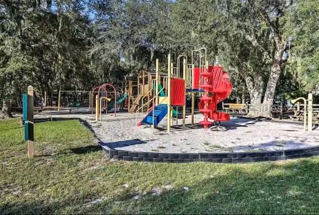 40 Folly Field Rd Apt E17, Hilton Head Island, SC 29928