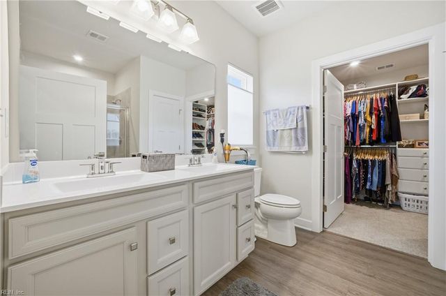 2104 Mainsail DR, Carrollton, VA 23314