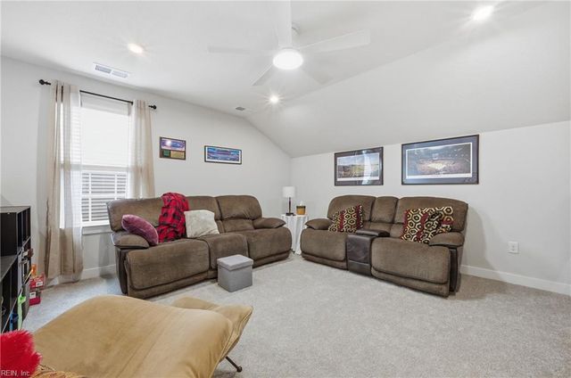 2104 Mainsail DR, Carrollton, VA 23314