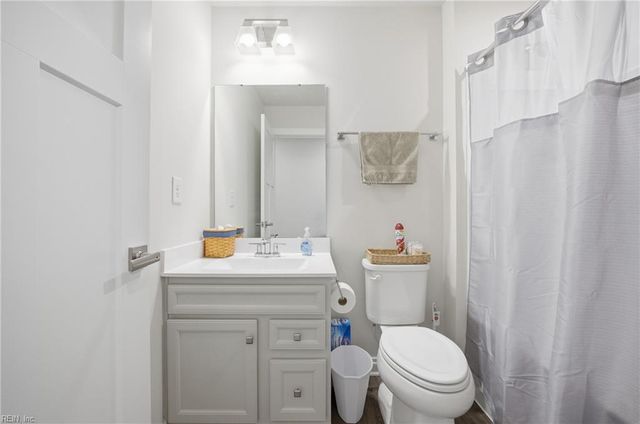 2104 Mainsail DR, Carrollton, VA 23314