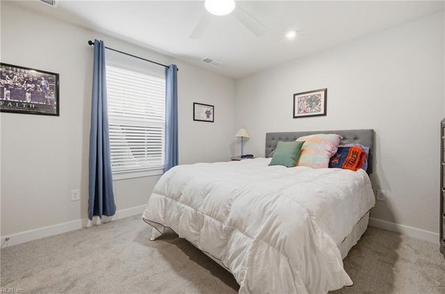 2104 Mainsail DR, Carrollton, VA 23314