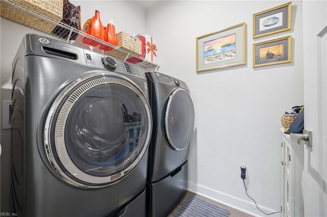 2104 Mainsail DR, Carrollton, VA 23314