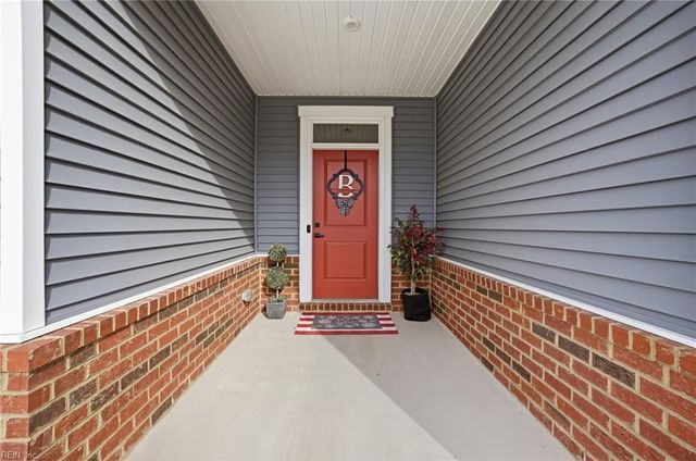 2104 Mainsail DR, Carrollton, VA 23314