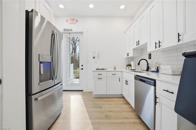 2104 Mainsail DR, Carrollton, VA 23314