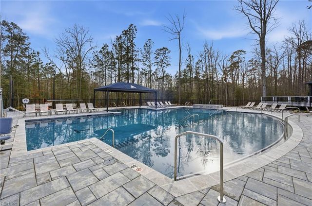 2104 Mainsail DR, Carrollton, VA 23314