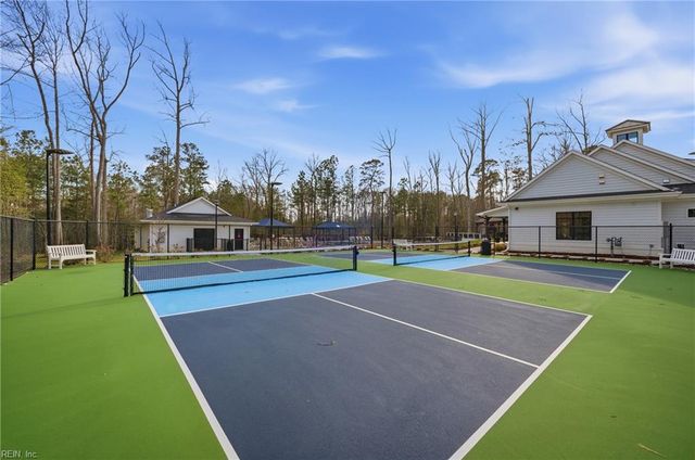 2104 Mainsail DR, Carrollton, VA 23314