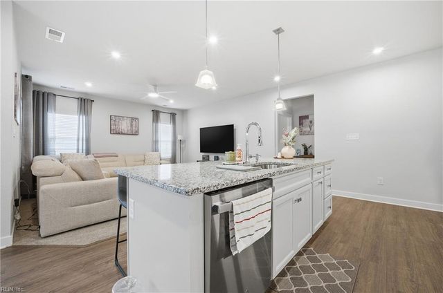 2104 Mainsail DR, Carrollton, VA 23314