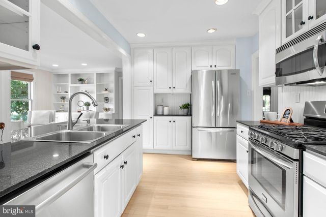 1217 BRENT ST, Fredericksburg, VA 22401