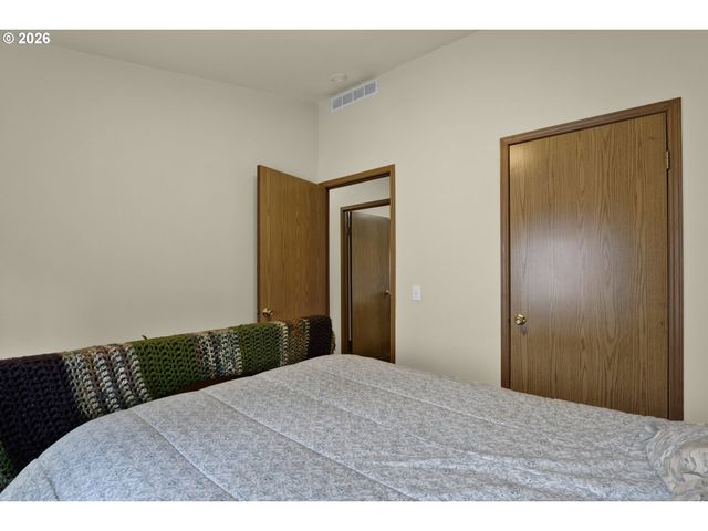 90 OUTER Dr, Florence, OR 97439