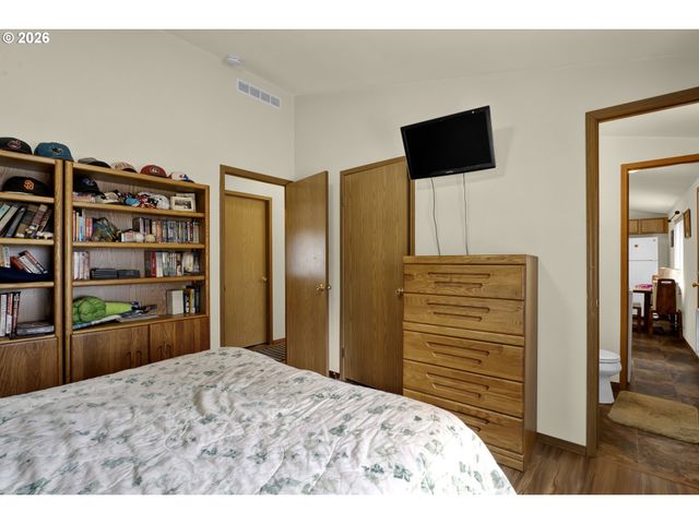 90 OUTER Dr, Florence, OR 97439