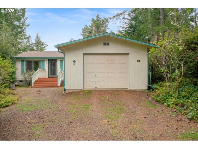 90 OUTER Dr, Florence, OR 97439