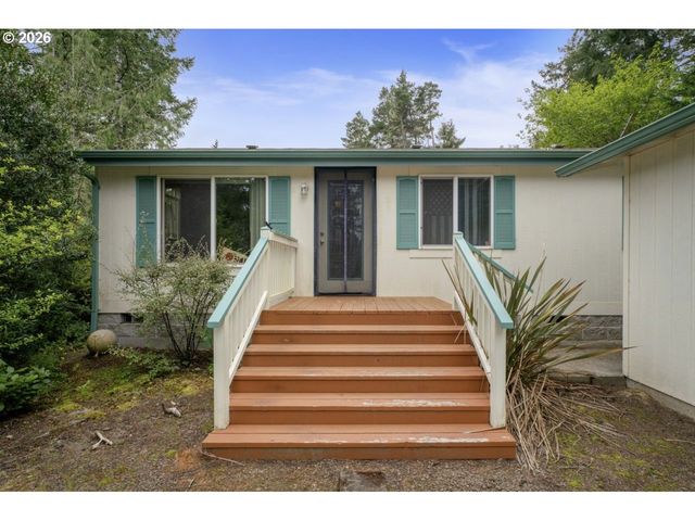 90 OUTER Dr, Florence, OR 97439