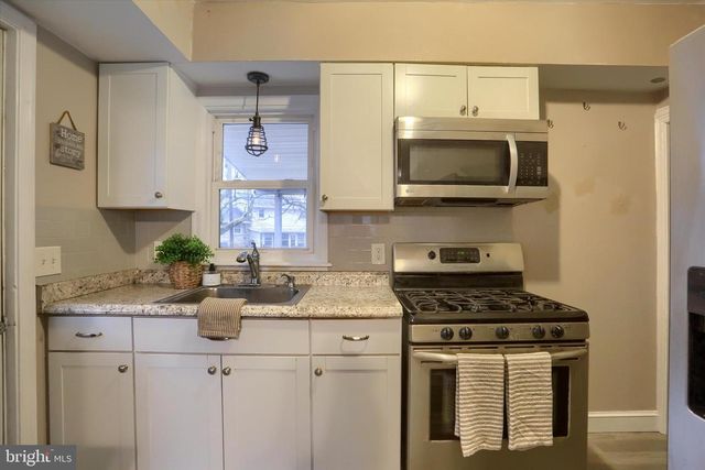 3 HIGHLAND DR, Camp Hill, PA 17011