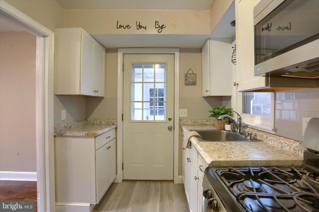 3 HIGHLAND DR, Camp Hill, PA 17011