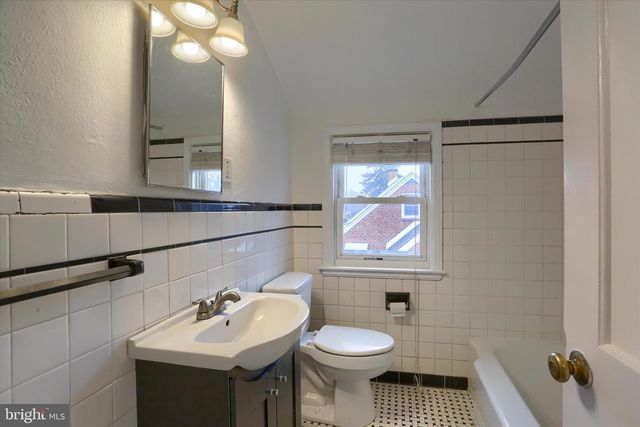 3 HIGHLAND DR, Camp Hill, PA 17011