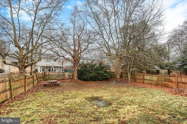 3 HIGHLAND DR, Camp Hill, PA 17011