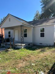 720 Catalpa Street, Clarksdale, MS 38614