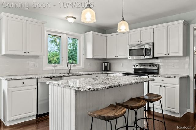 4126 Villager Drive, Orion Charter Township, MI 48359