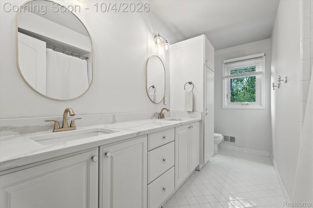 4126 Villager Drive, Orion Charter Township, MI 48359