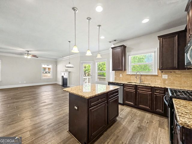 21 Cleburne Place, Acworth, GA 30101