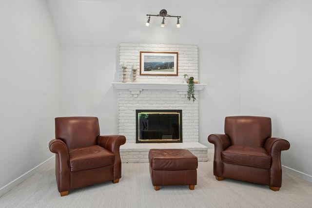 12 Dicarlo Rd, Hopkinton, MA 01748