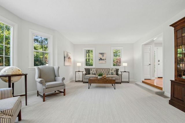 12 Dicarlo Rd, Hopkinton, MA 01748